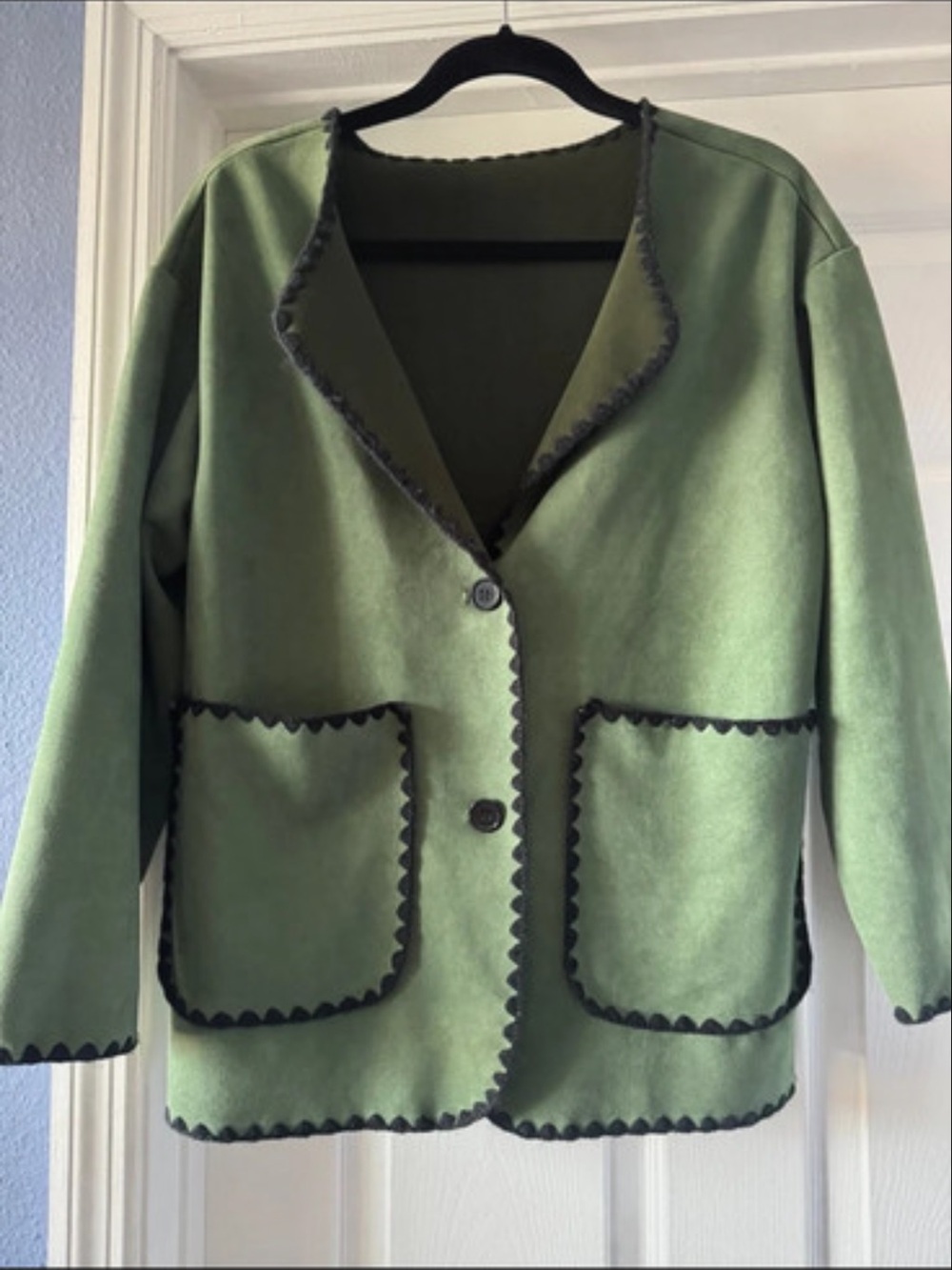Women's Green Scalloped-Trim Jacket